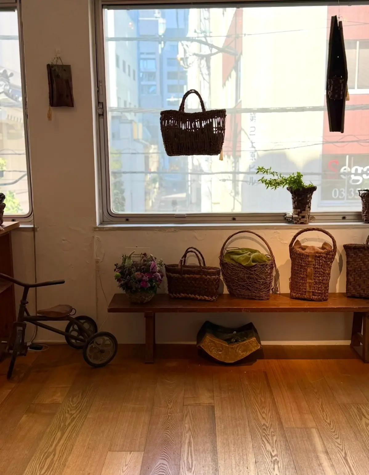 東銀座のギャラリーで着物に合うかご展とセの画像_4