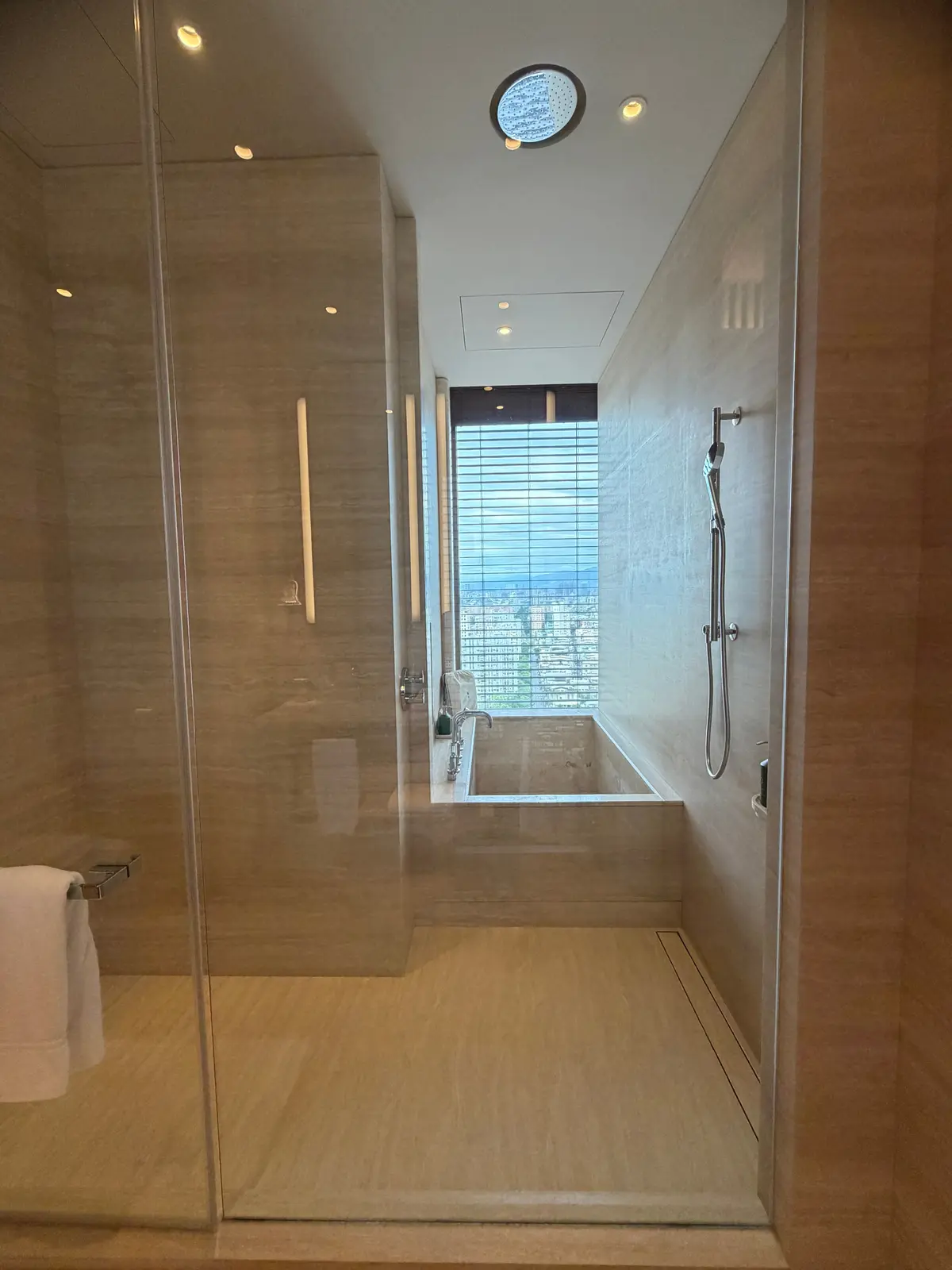 カペラ台北のバスルーム