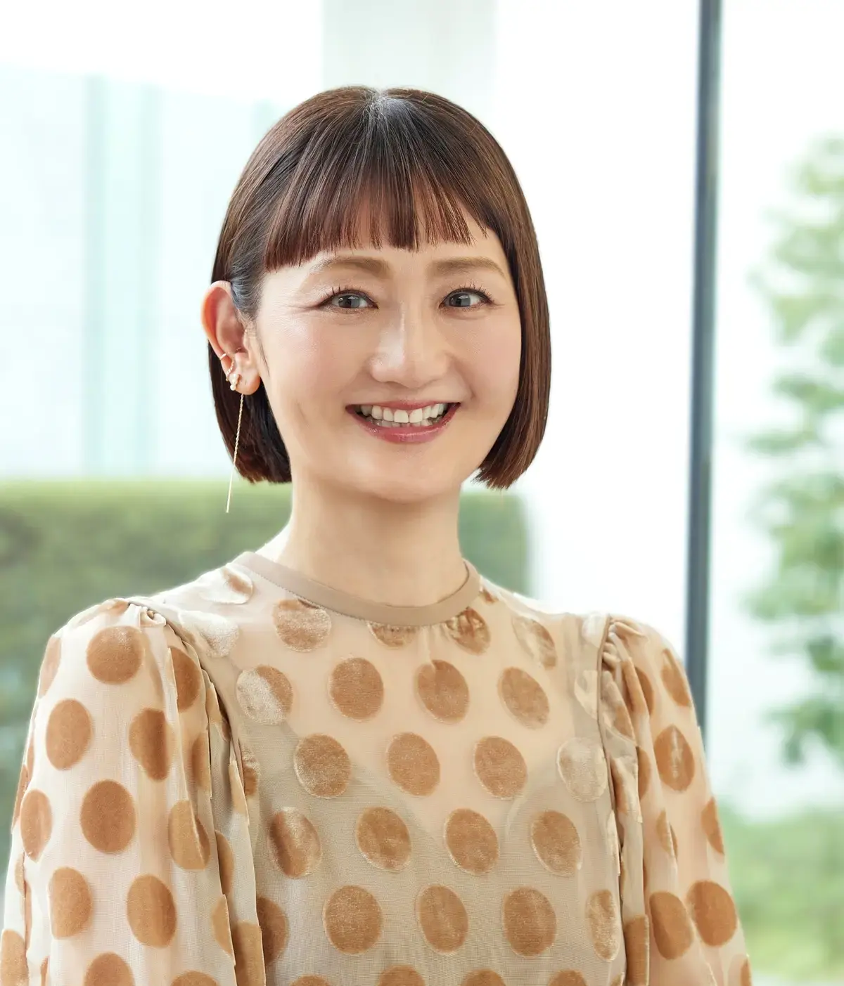白髪を隠すより、明るくおしゃれに！50代に似合う「今どきヘアカラー」4選