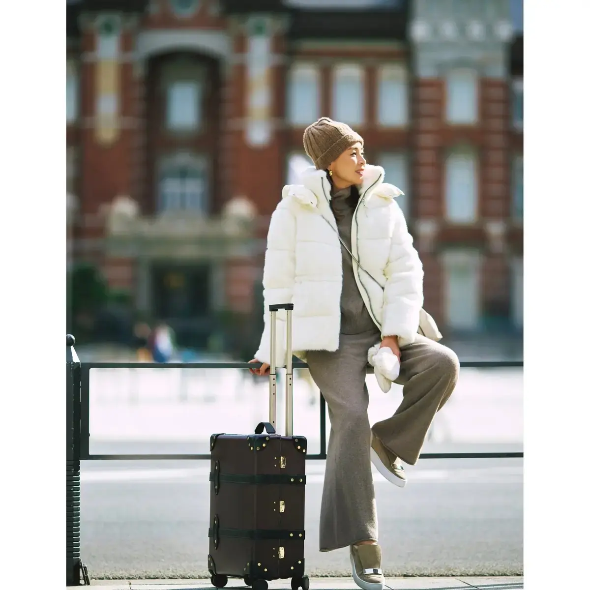 白ダウン×グレージュコーデ最低気温0℃ 40代 50代の毎日コーデ