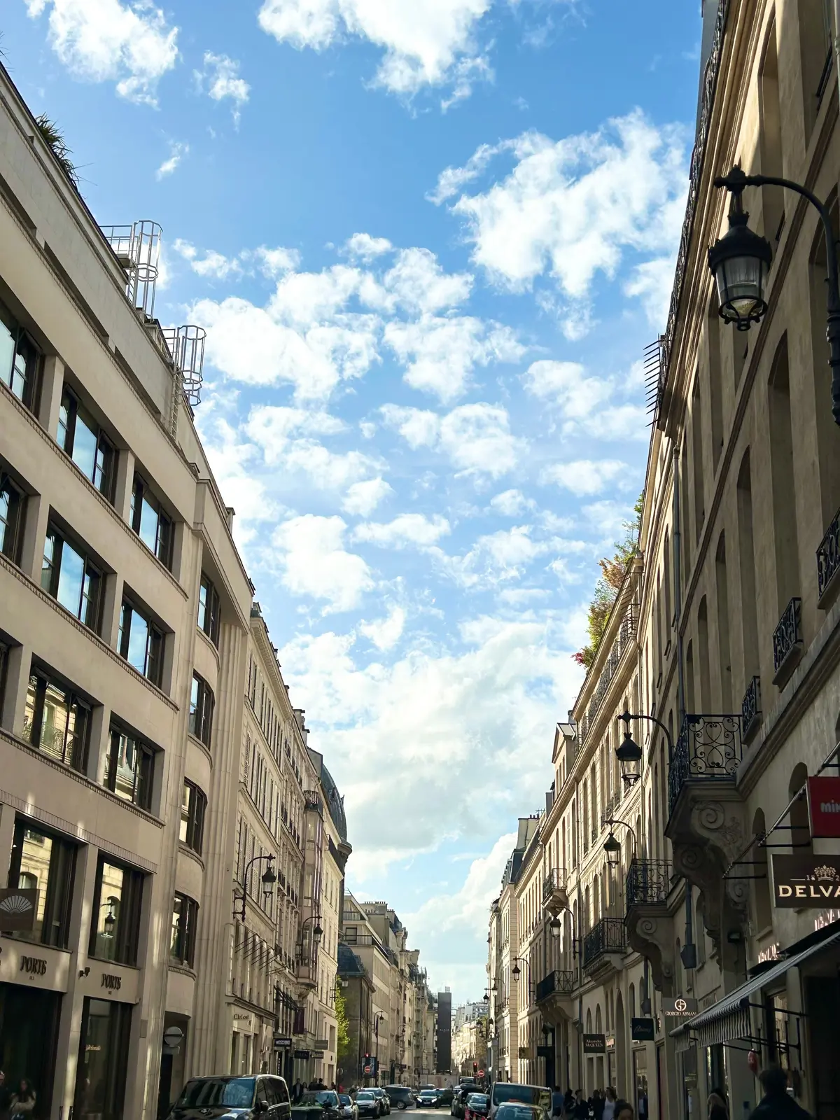 Netflix    Emily in Paris　seasons5   エミリーパリへ行く　ネットフリックス　ロケ地