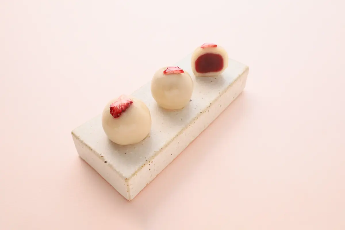 亀屋良長　烏羽玉〈いちごミルク〉　京都　手土産