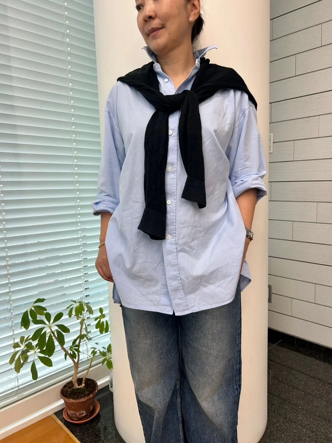 無印良品　ReMUJIのカーディガン 黒 着用写真