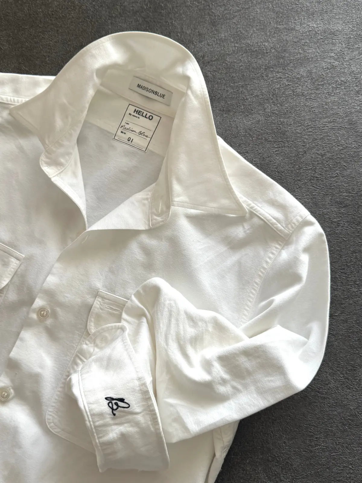 エクラ 華組　細谷奈弓さん　お気に入り　白シャツ