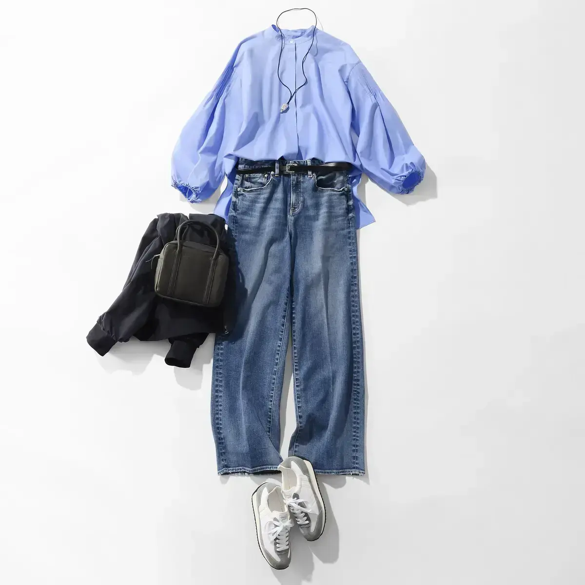 旅に出たくなる春の軽やかコーデ