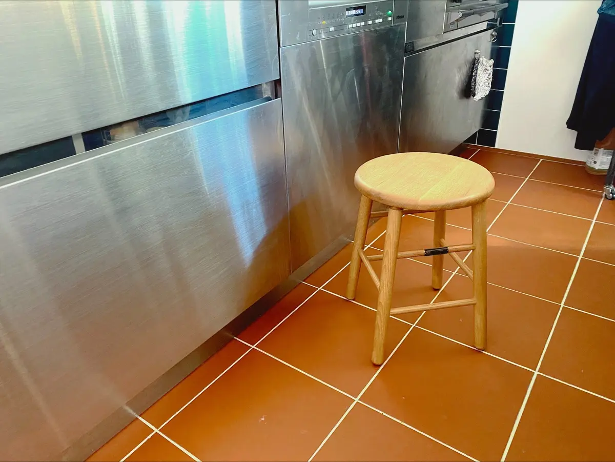 モーブレーワークス スツール キッチンで利用 インテリア エクラ編集部員の偏愛名品図鑑