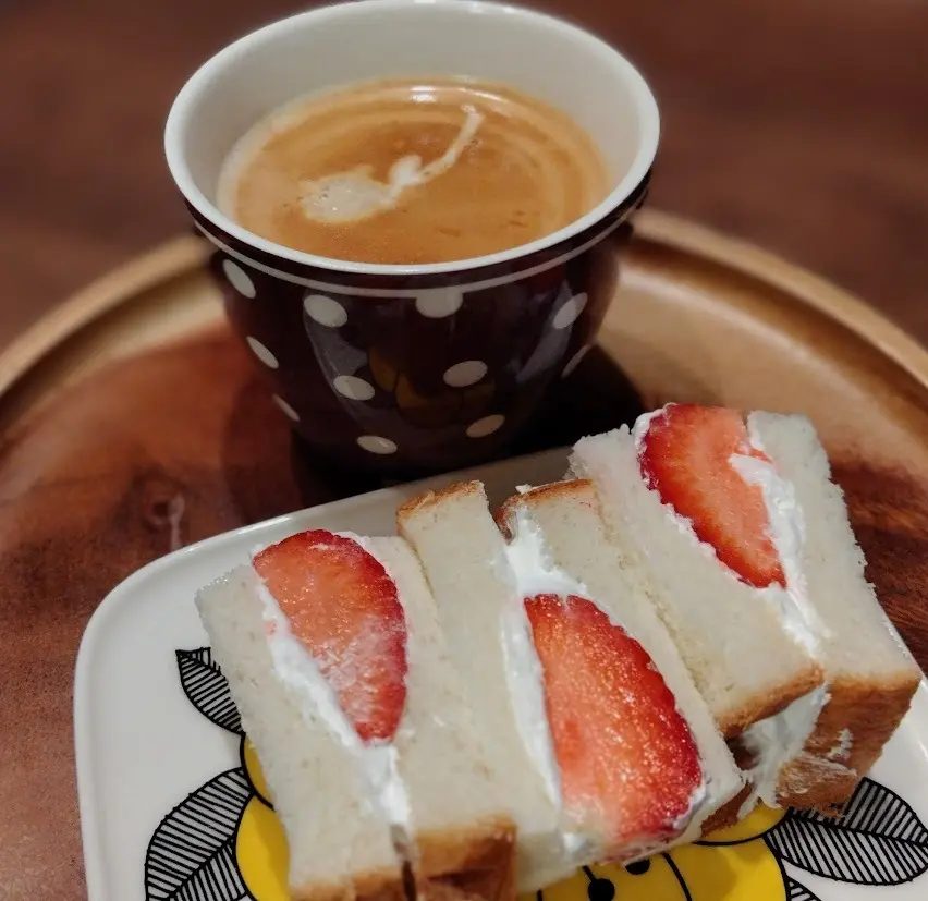 イチゴのフルーツサンド　greengate　Marimekko