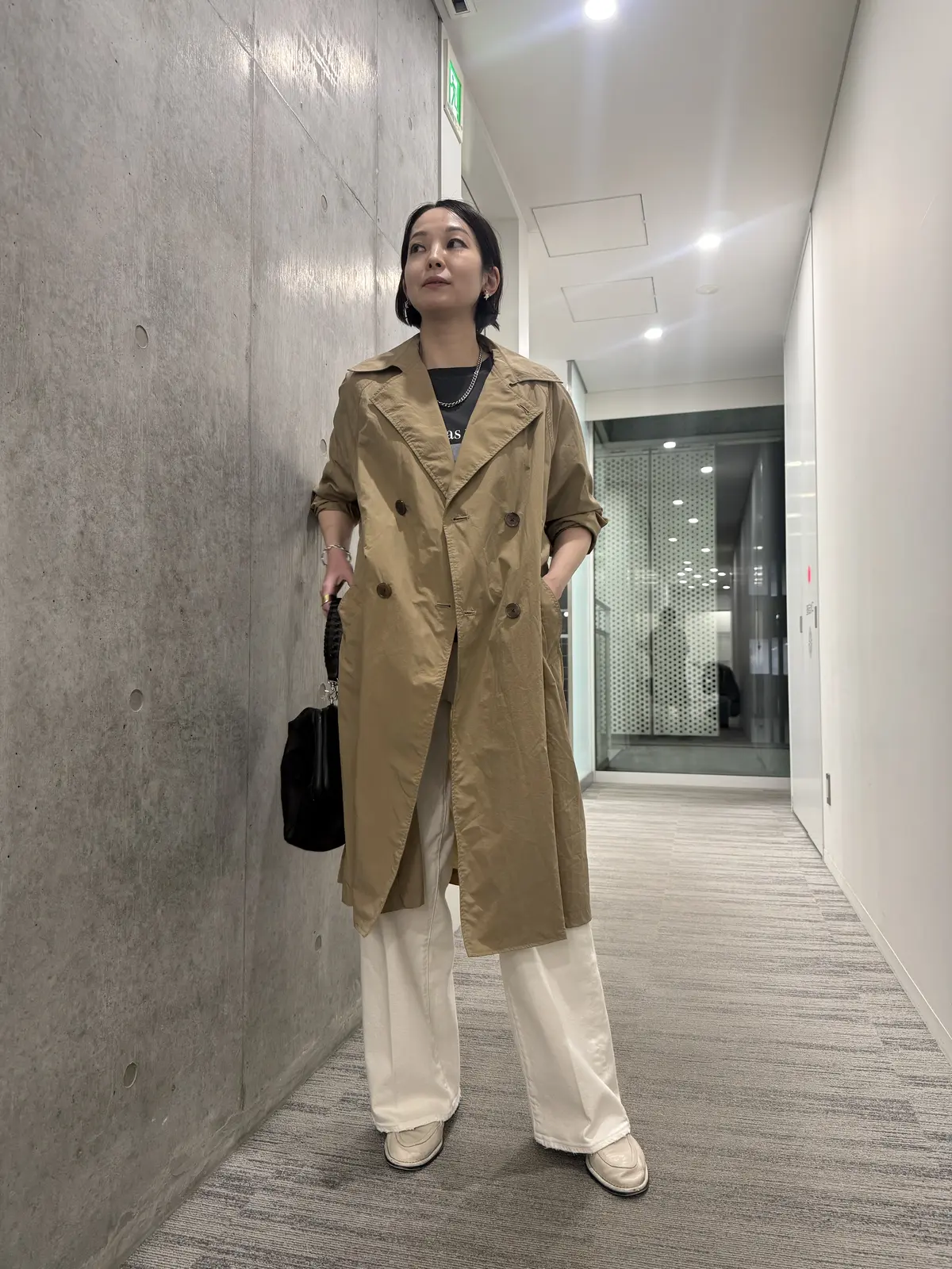 E by éclat担当エディターMKがTICCAのトレンチテントコートを着用
