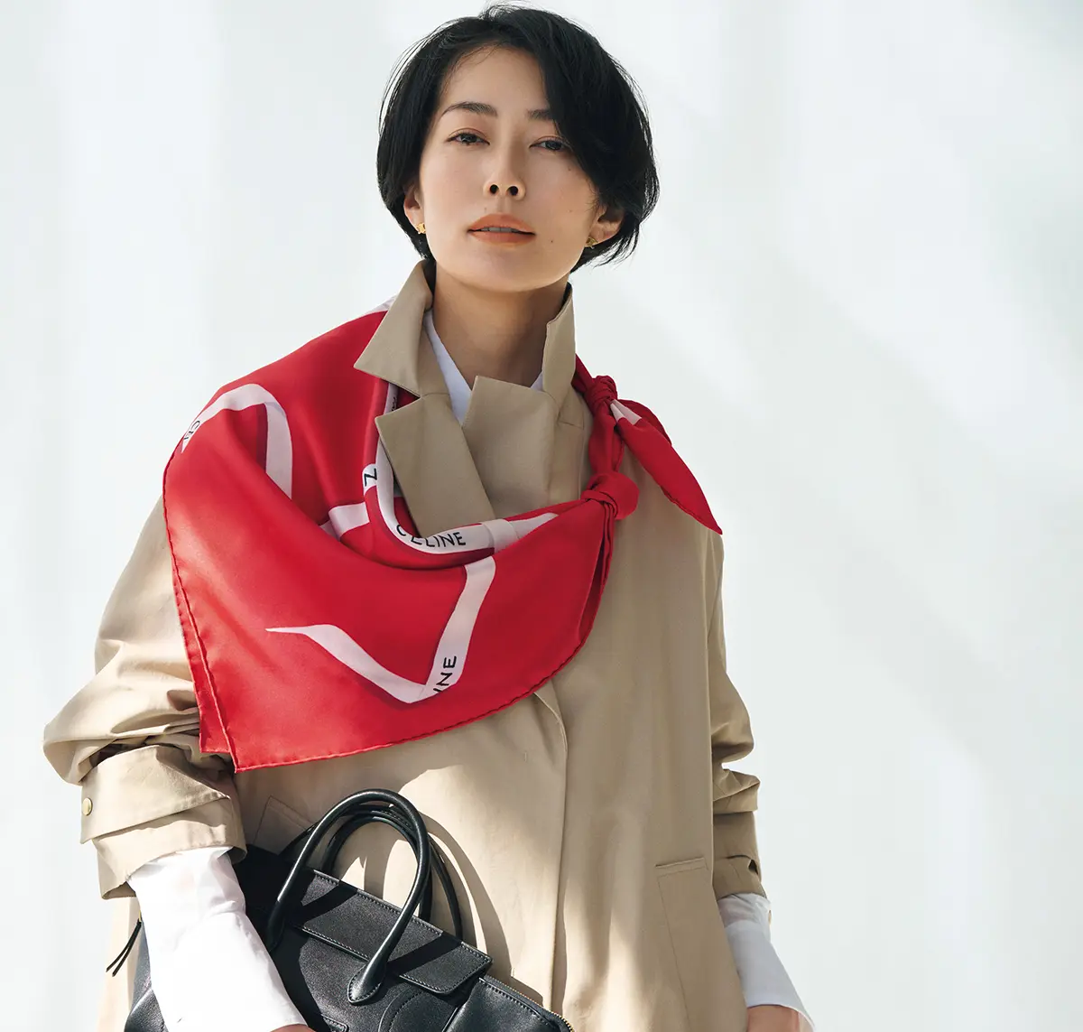 鮮やか配色とアシンメトリーのアレンジで 春らしいモダンな装いに昇華