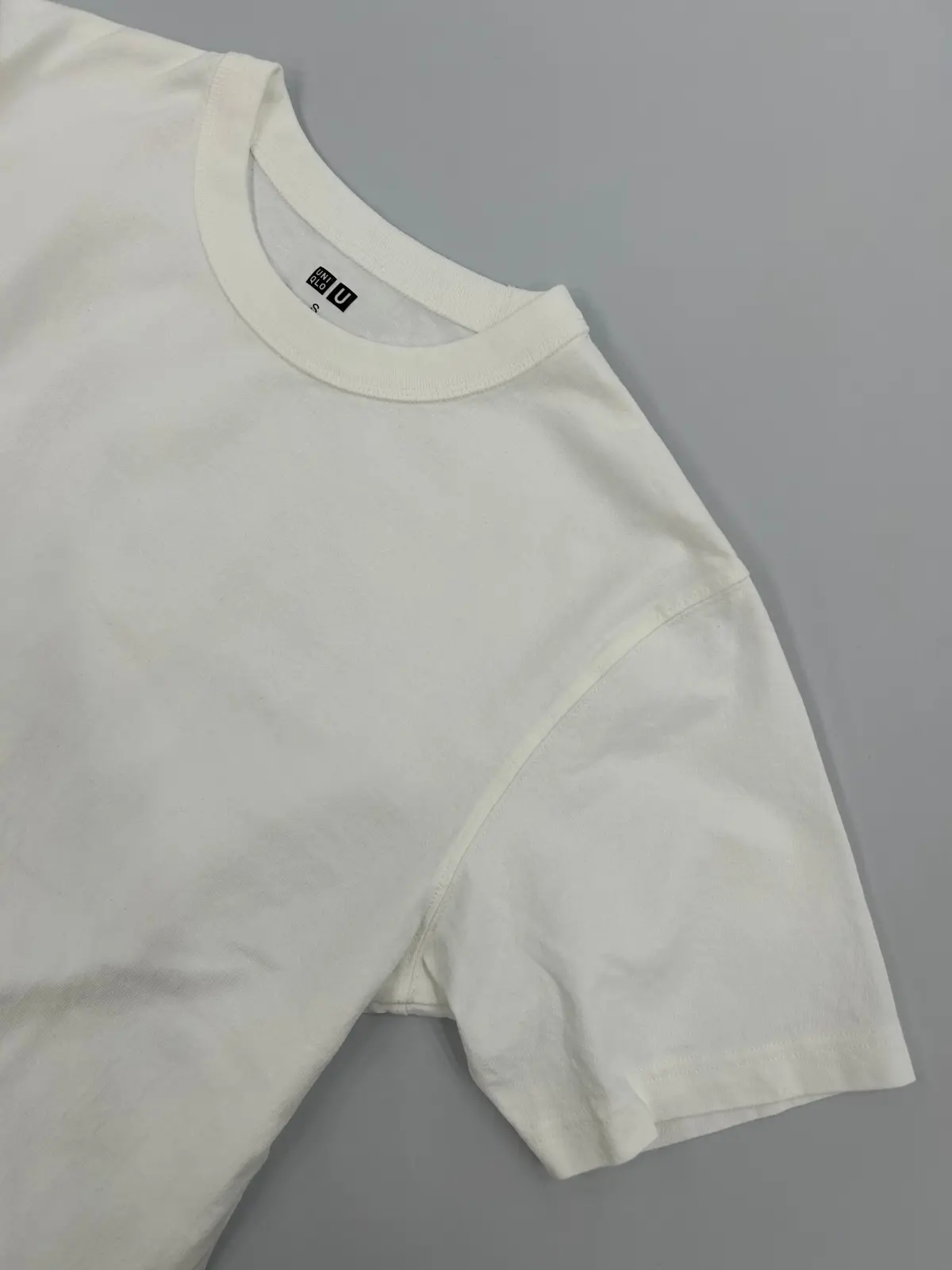 ユニクロユーの白Tシャツの袖口 エクラ編集部員の偏愛名品図鑑