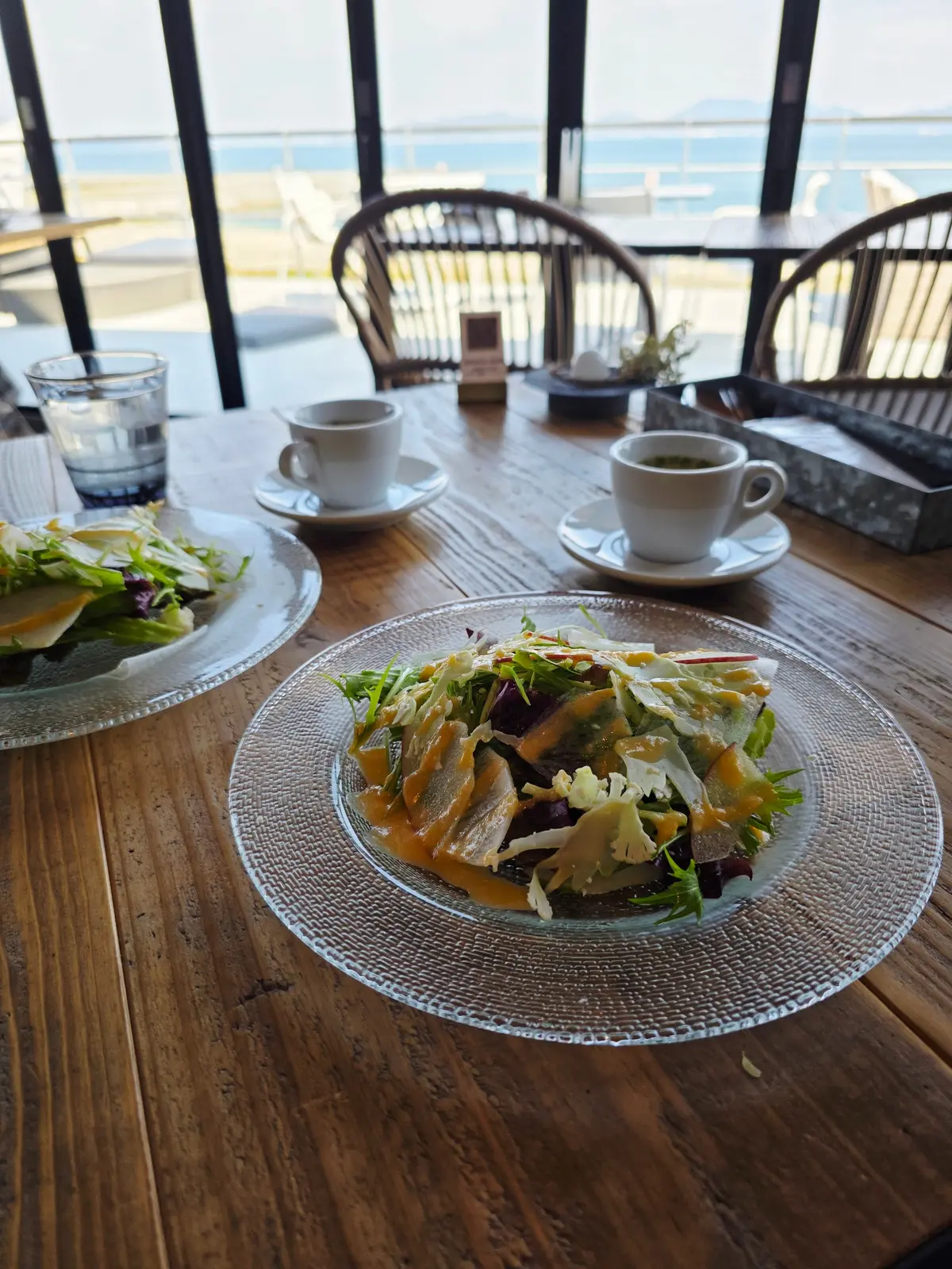 海辺の素敵なカフェでランチの画像_4