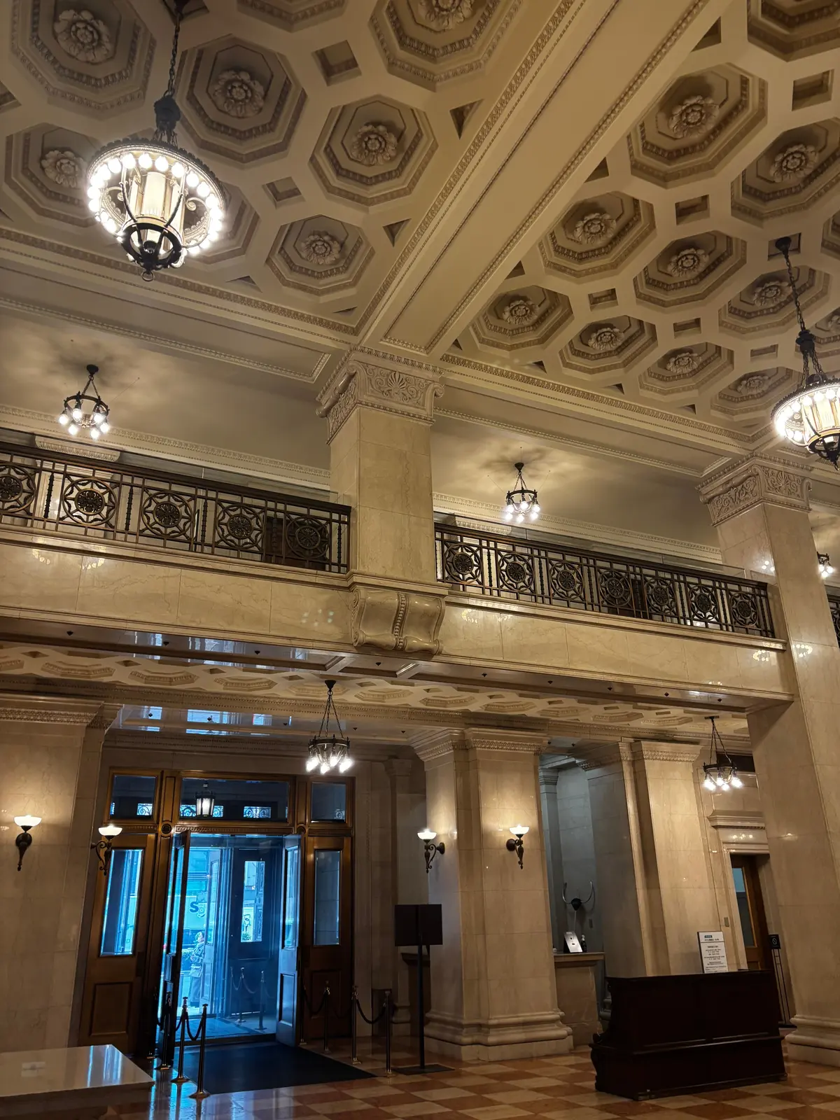 重要文化財に指定された明治生命館にあるCの画像_5