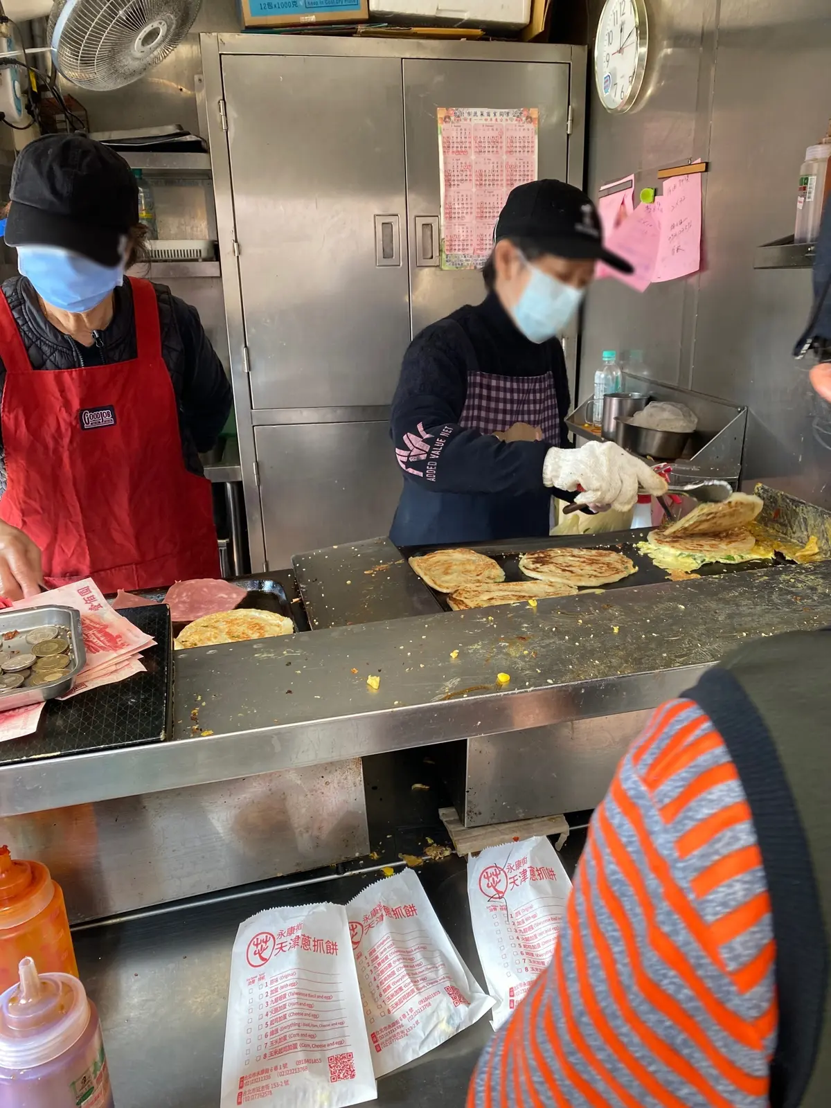 台北 永康街 蔥抓餅 行列 テイクアウト 台湾グルメ クルーズ寄港地