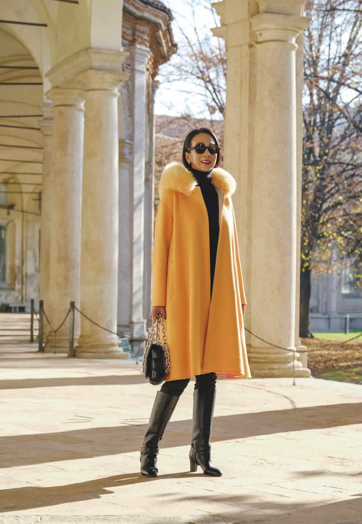 中村江里子さんの３DAYS in Milan　Day2　太陽の光が心地よい冬の日には 鮮やかなイエローコートを