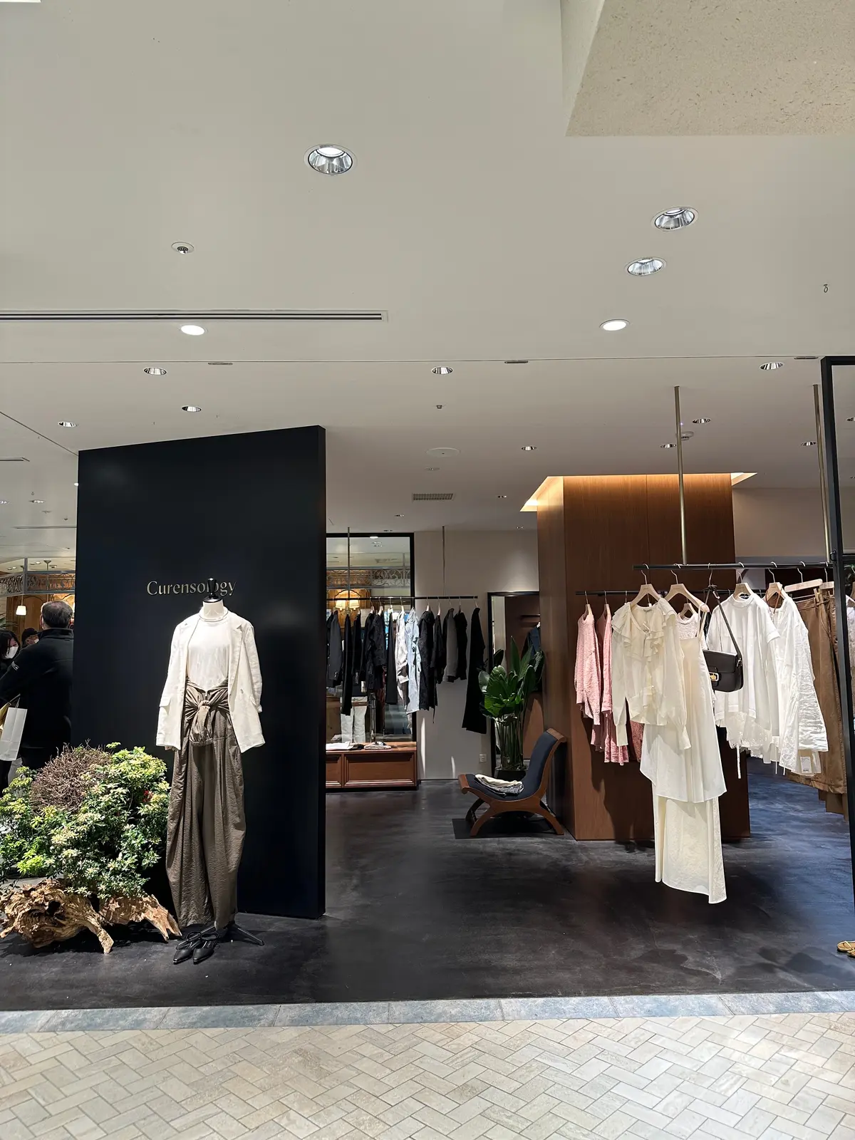 ルミネ有楽町　カレンソロジー　Curensology　ファッション　洋服　２F