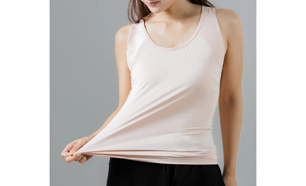 Styleの“着る姿勢ケア”　スタイル ビーエックス インナーウェア タンクトップ （カップ付き）　製品の写真　伸縮性