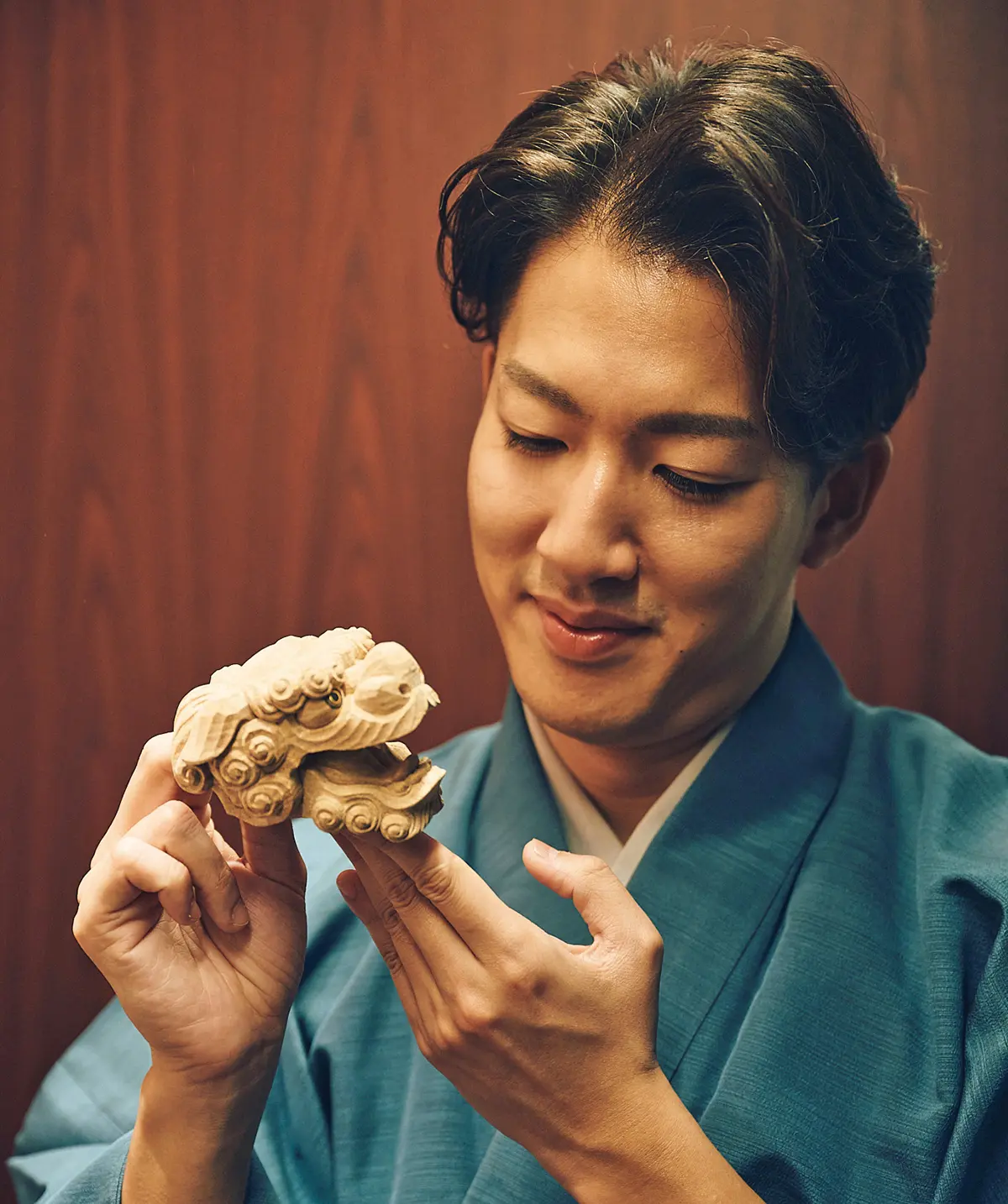 昨年の右近さんのお誕生 日に壱太郎さんがプレゼントし たミニチュアの手獅子。仏師の 江場琳觀氏制作。ちゃんと指が 入るのもすごい