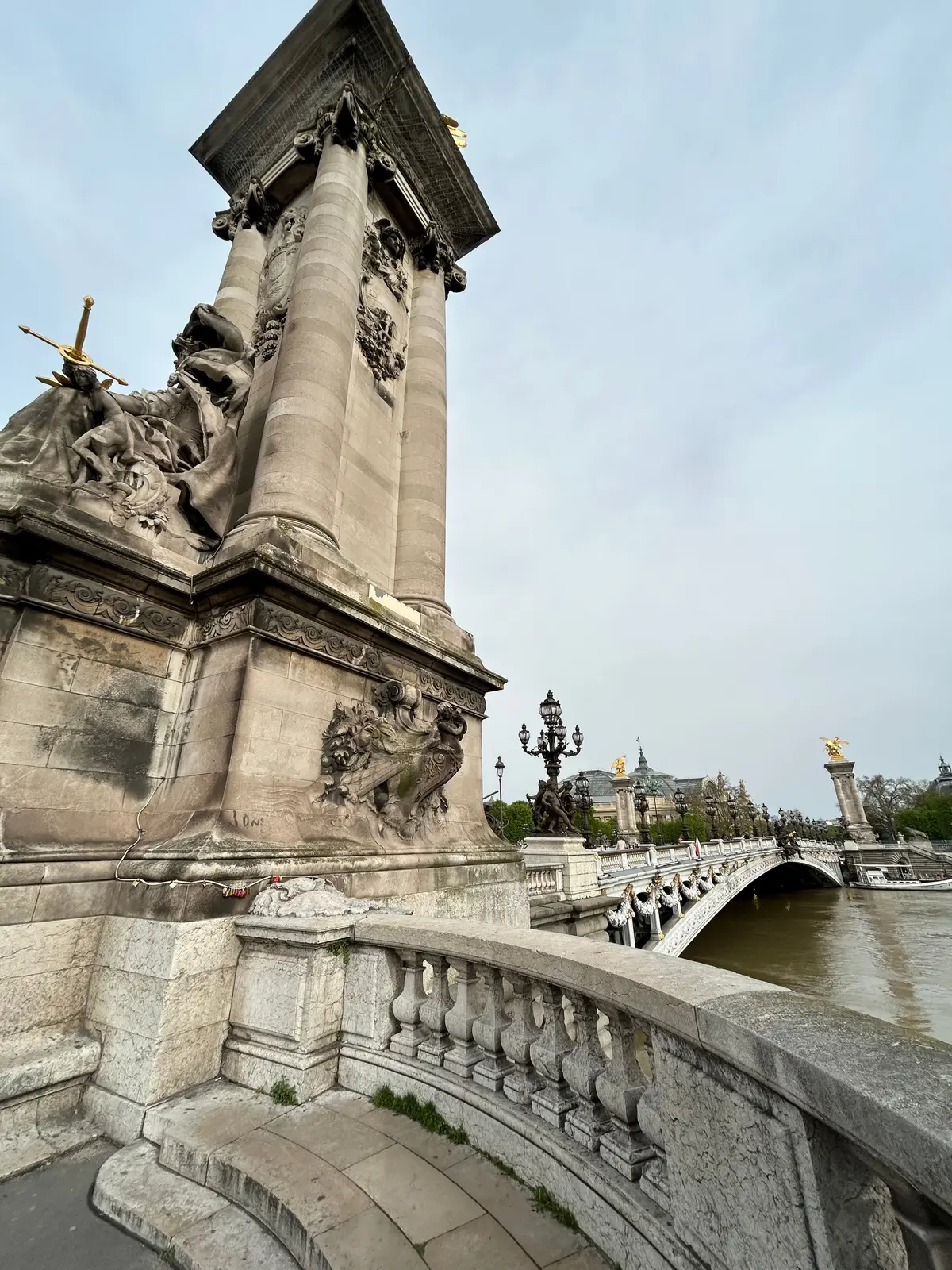 Netflix ネットフリックス　　Emily in Paris　　TVドラマ「エミリー、パリへ行く」seasons5 の最新ロケ地