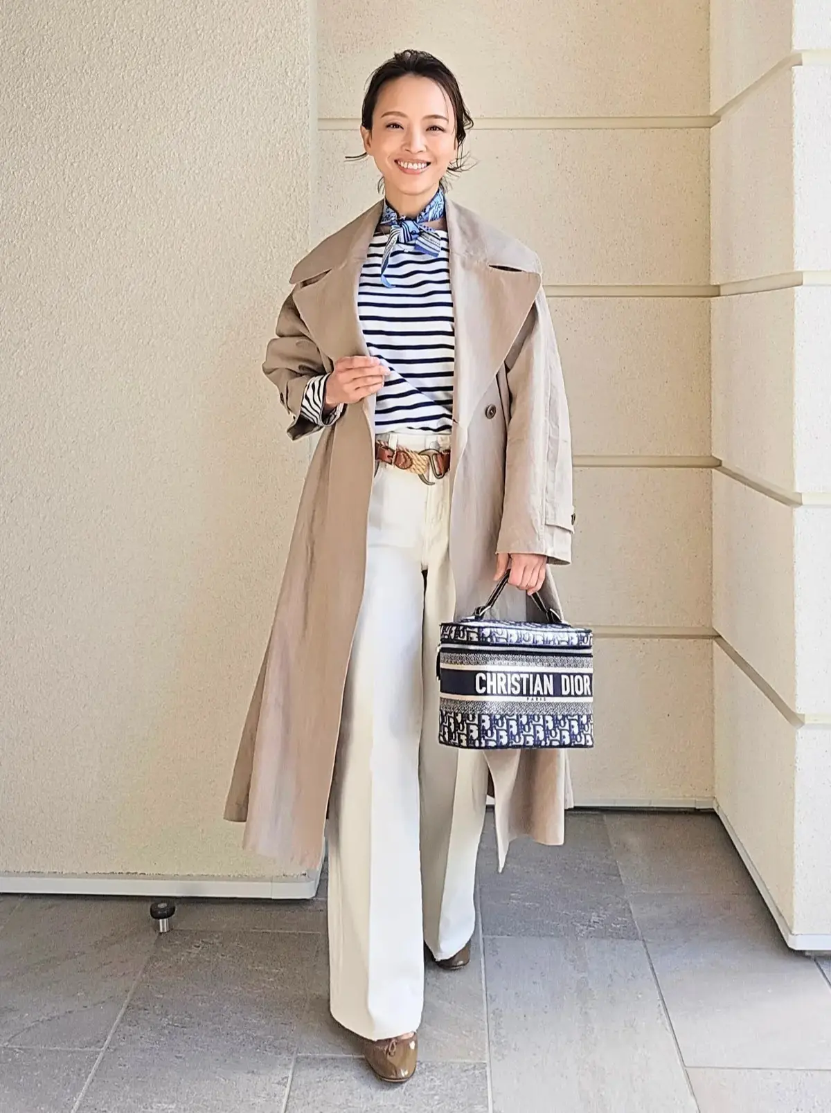 ボーダーカットソー トレンチコート パンツ 春らしいコーデ