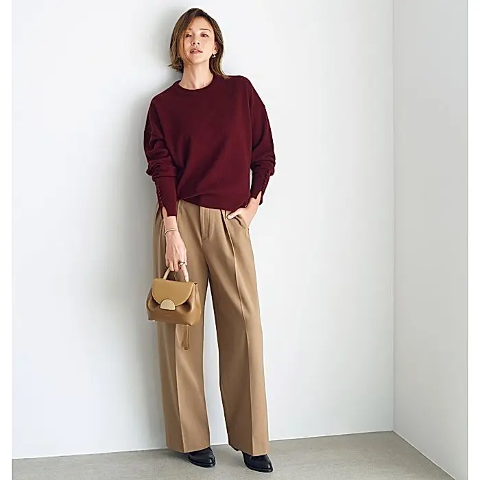 E by eclat
【斉藤くみさんコラボ】カシミヤ混袖ボタンつきニット