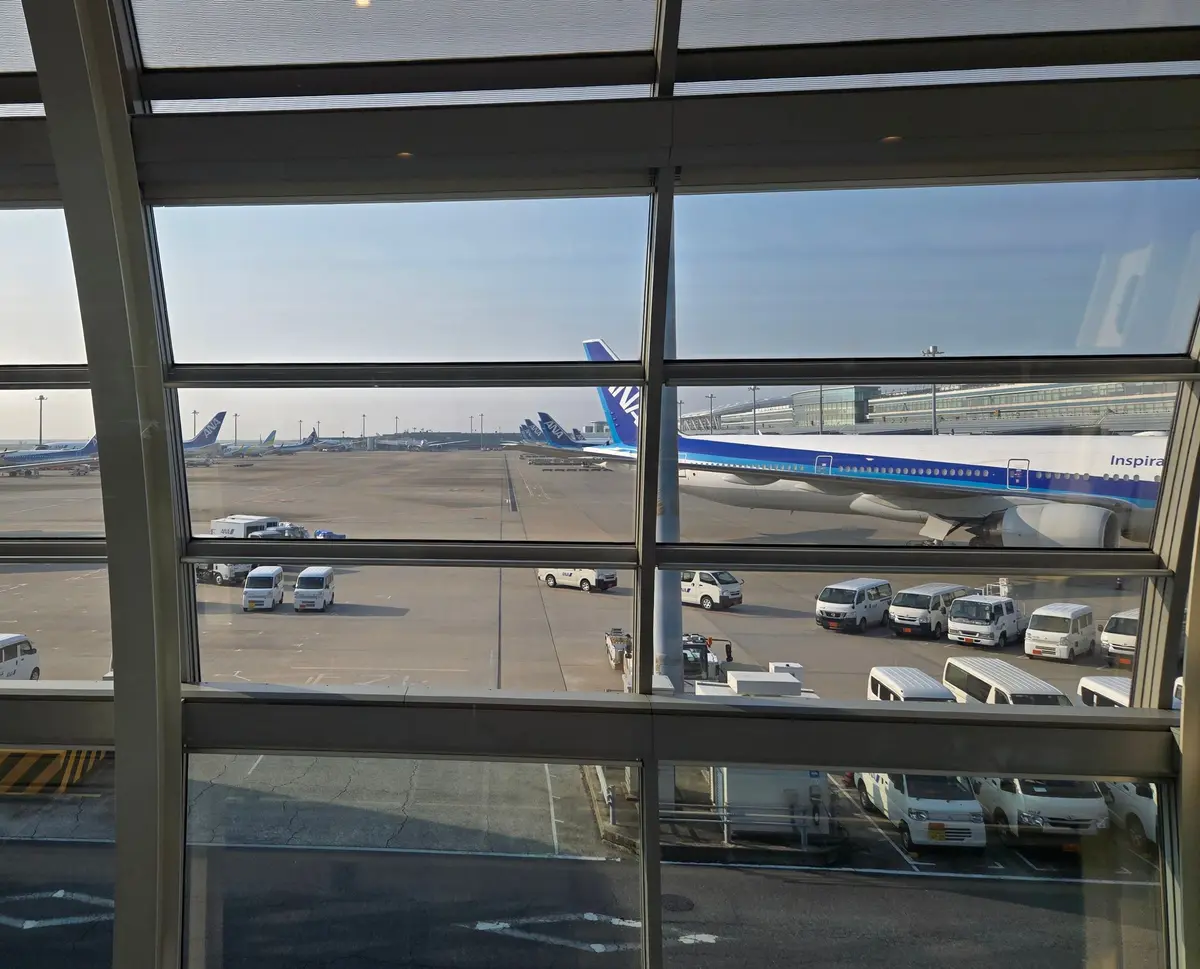 空港の窓