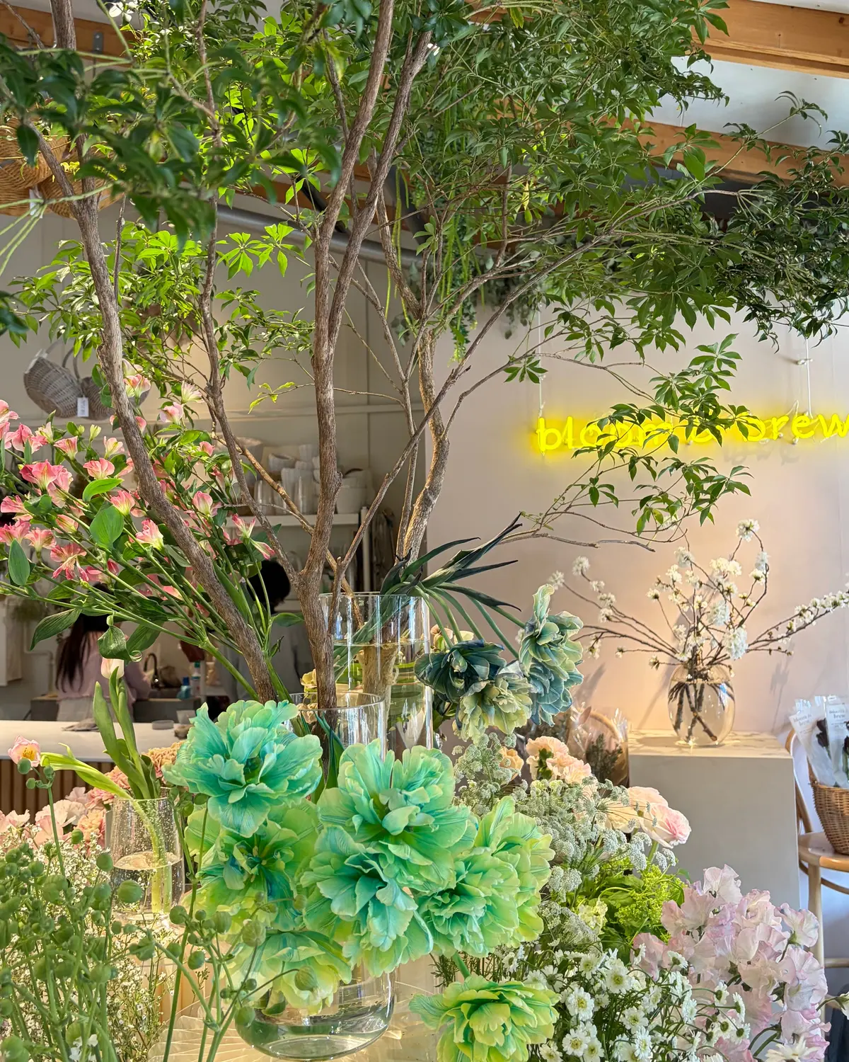 花とスイーツに囲まれた静かな贅沢💐🍓✨の画像_5