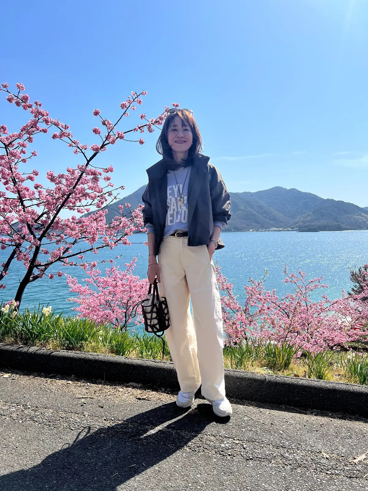 UNIQLOバレルパンツで河津桜、春の大の画像_9