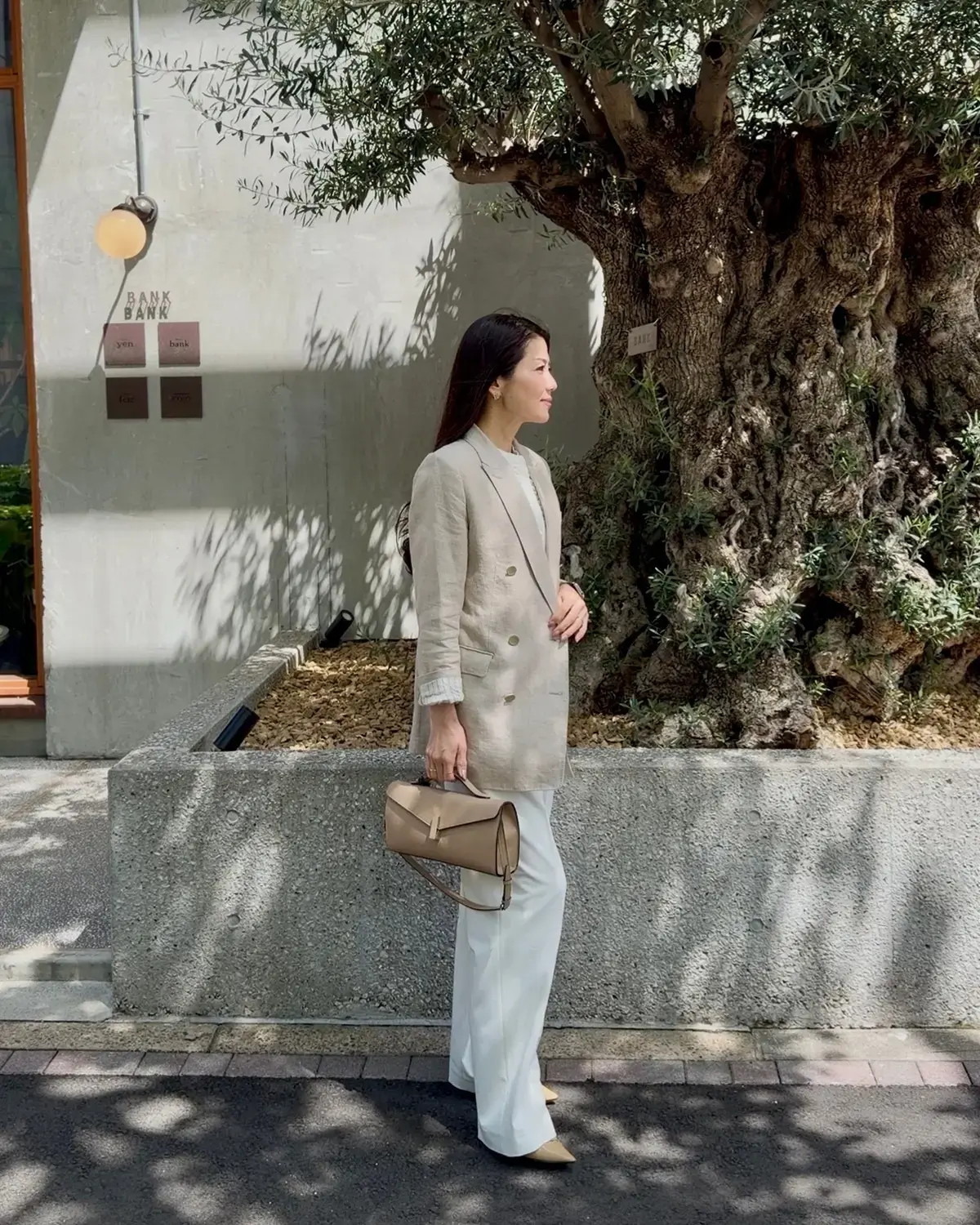 小泉雅恵さん　ユニクロパンツ
