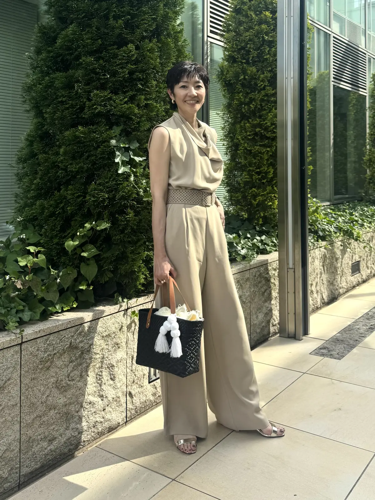 ベルト付きの優美なZARAのジャンプスーツ　ランチコーデ