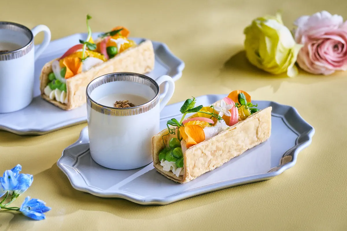 アフタヌーンティー　ザ・プリンスギャラリー　東京紀尾井町「All-Day Dining OASIS GARDEN」「Sky Gallery Lounge Levita」　セイボリープレート　ドリンク