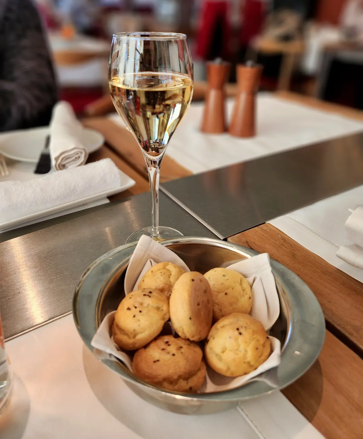 アミューズのポップオーバー