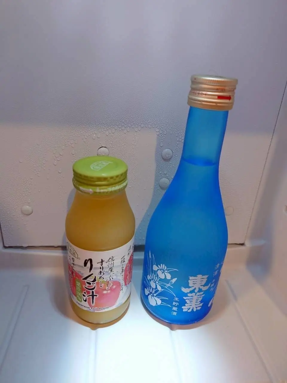 冷蔵庫には東薫とリンゴジュース