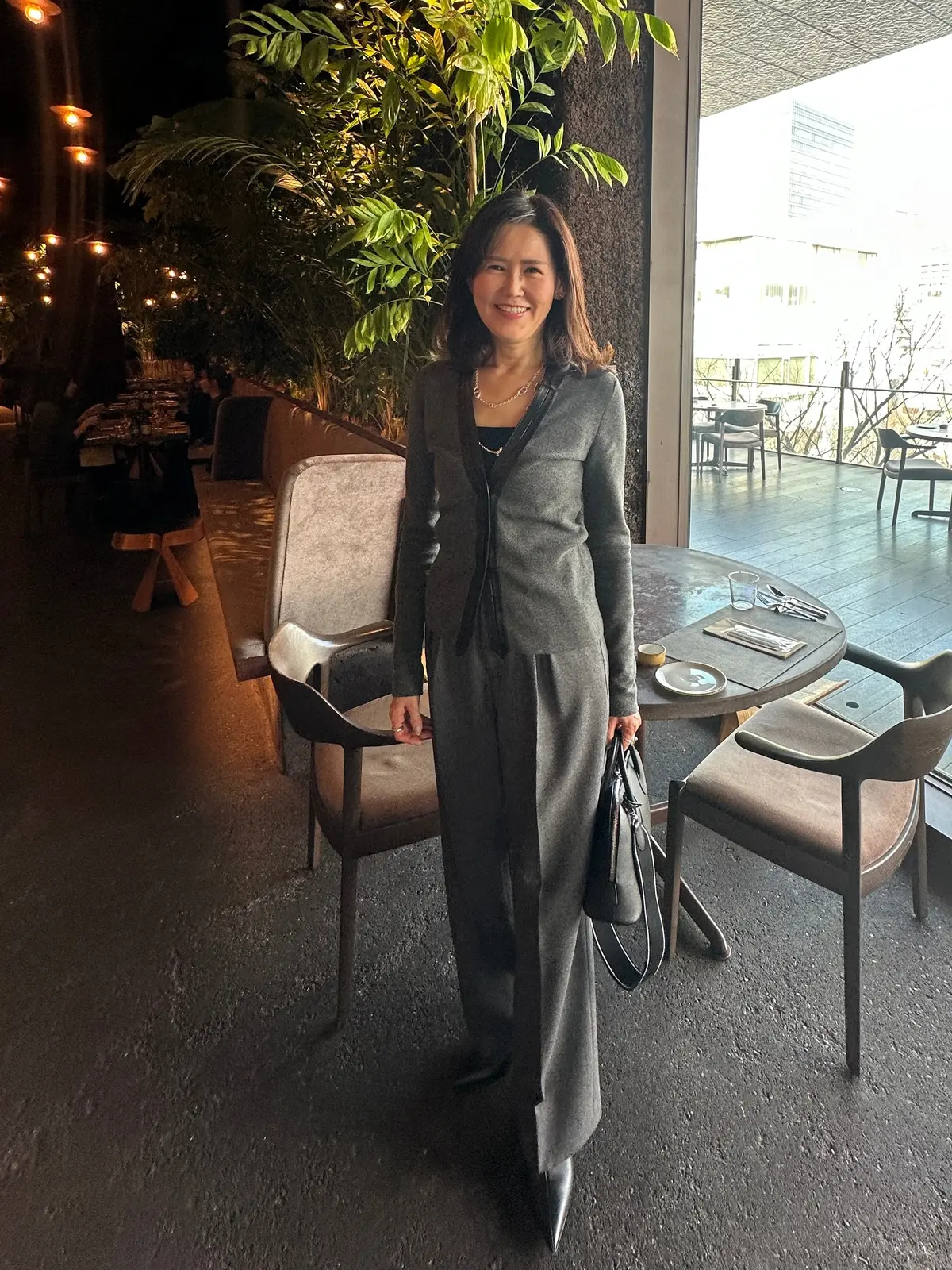 ワントーンコーデでエクラ女子会ランチへ【の画像_3