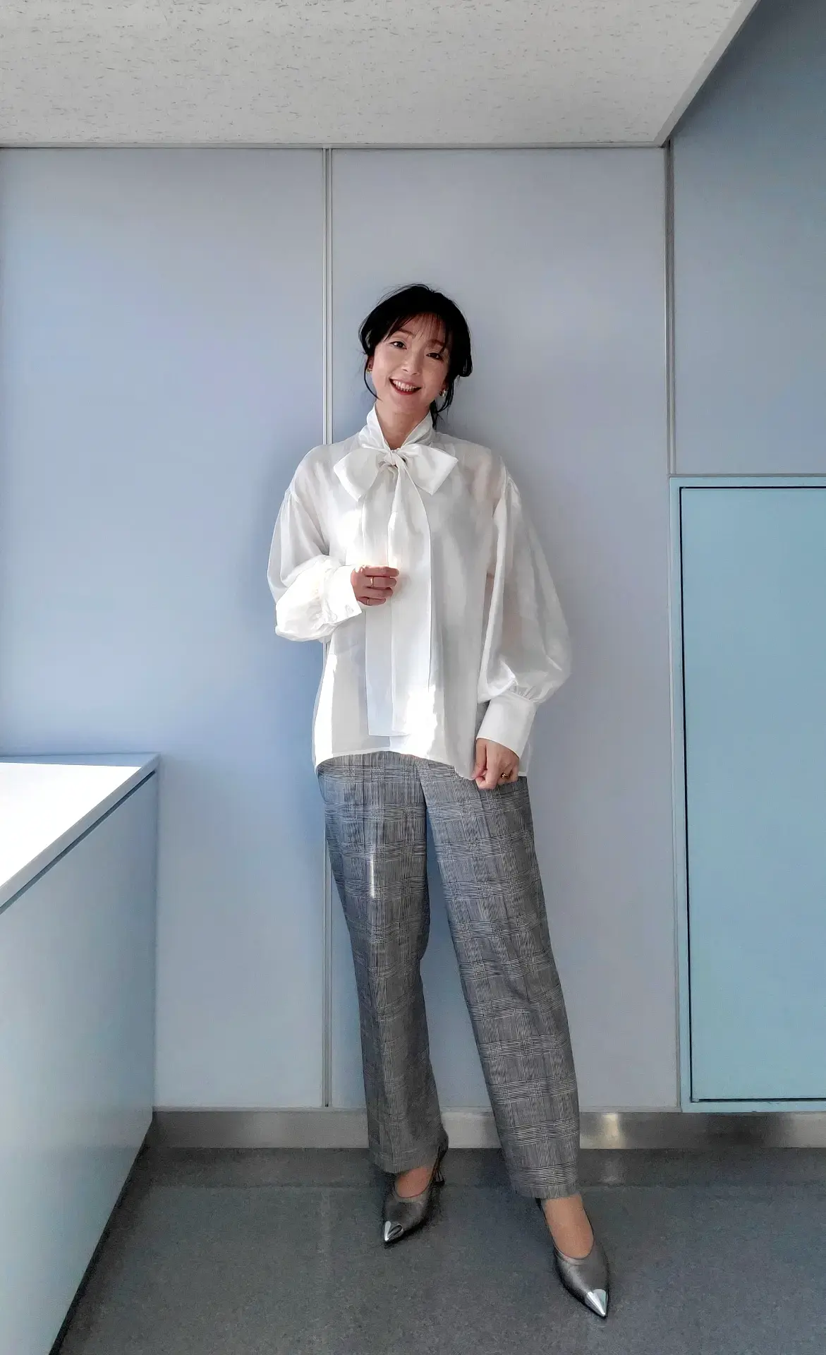 ZARAのシアーブラウス　パンツ　春コーデ