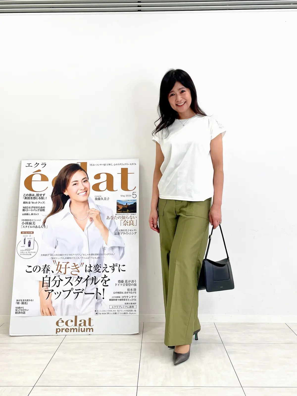 エクラ、eclat、éclat、集英社、ファッション誌、Jマダム、Jマダムブログ、ブログ、ブロガー、エクラプレミアム、イーバイエクラ、eclat premium、E by eclat 、【前後2WAY】レース切り替えフレンチスリーブT、白、白レースカットソー、白レースTシャツ、大人ベイカーパンツ、カーキ、グレーラメパンプス、グレーラメヒール、チャコールグレーラメパンプス、チャコールグレーラメヒール、チャコールグレー、ラメ、