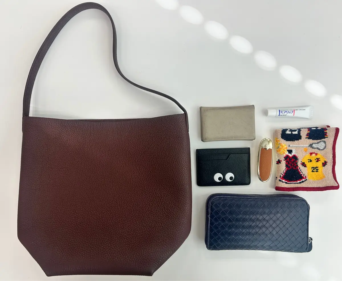 ザ・ロウ パークトート バックの中身