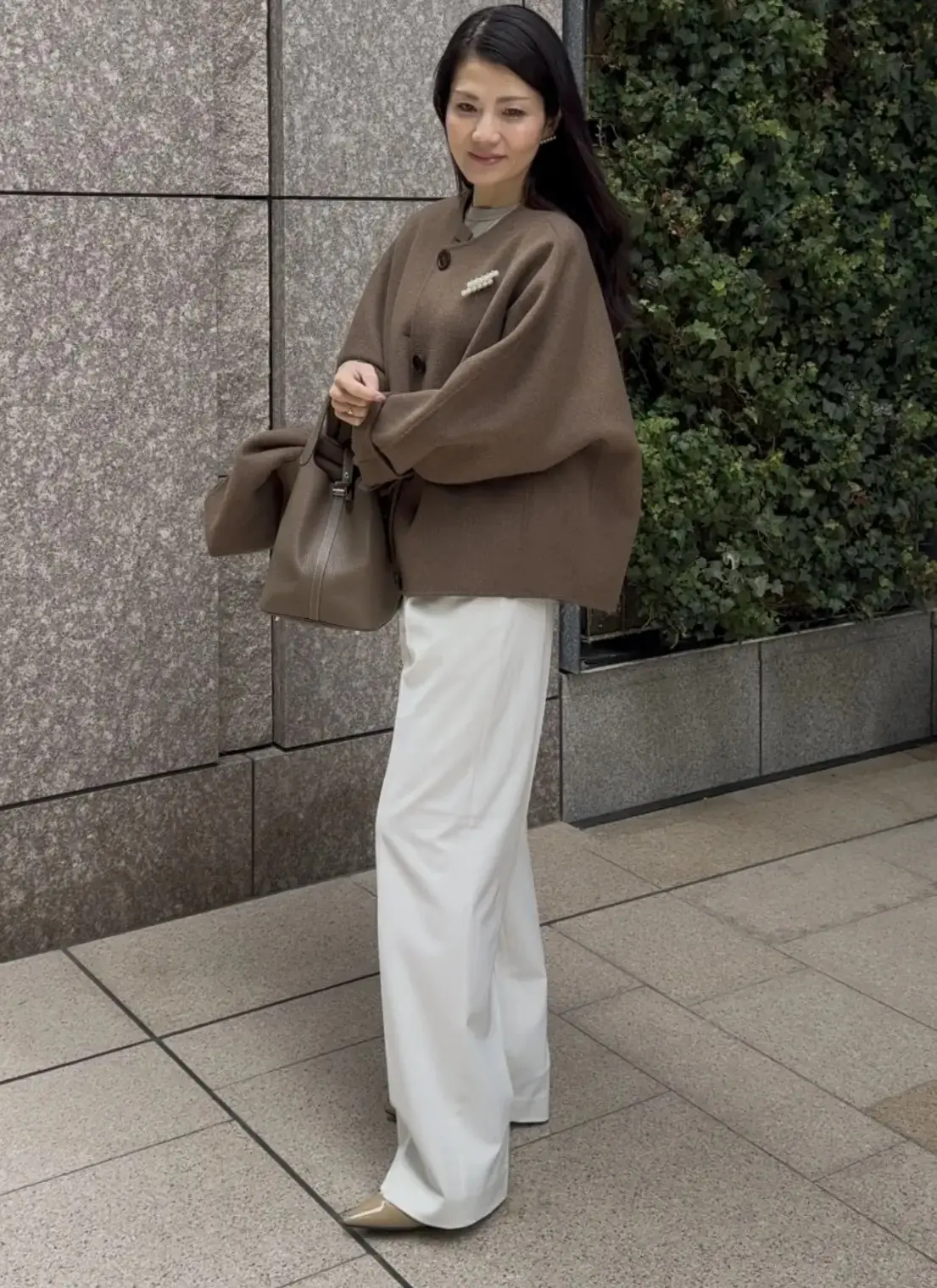 エクラ華組  小泉雅恵さん ユニクロ　名品タックワイドパンツ