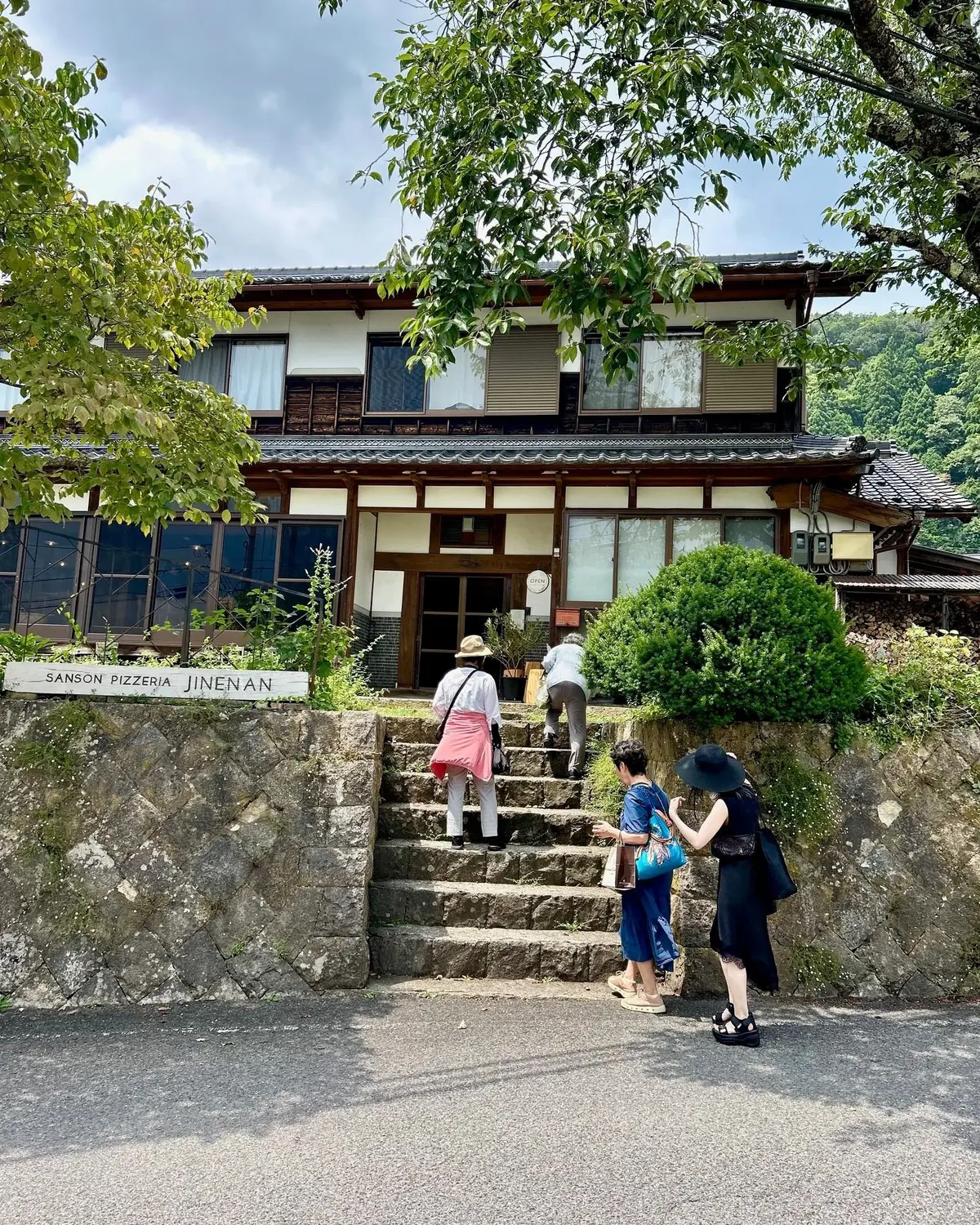 山村にある素敵な石窯ピッツェリアへ行っての画像_2