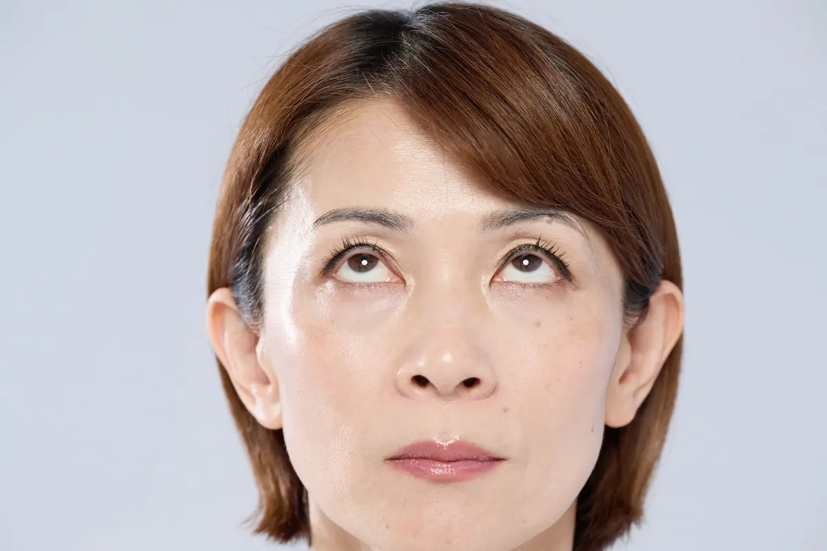 顔ヨガ　口角　NG　クマ・目の下のたるみ改善