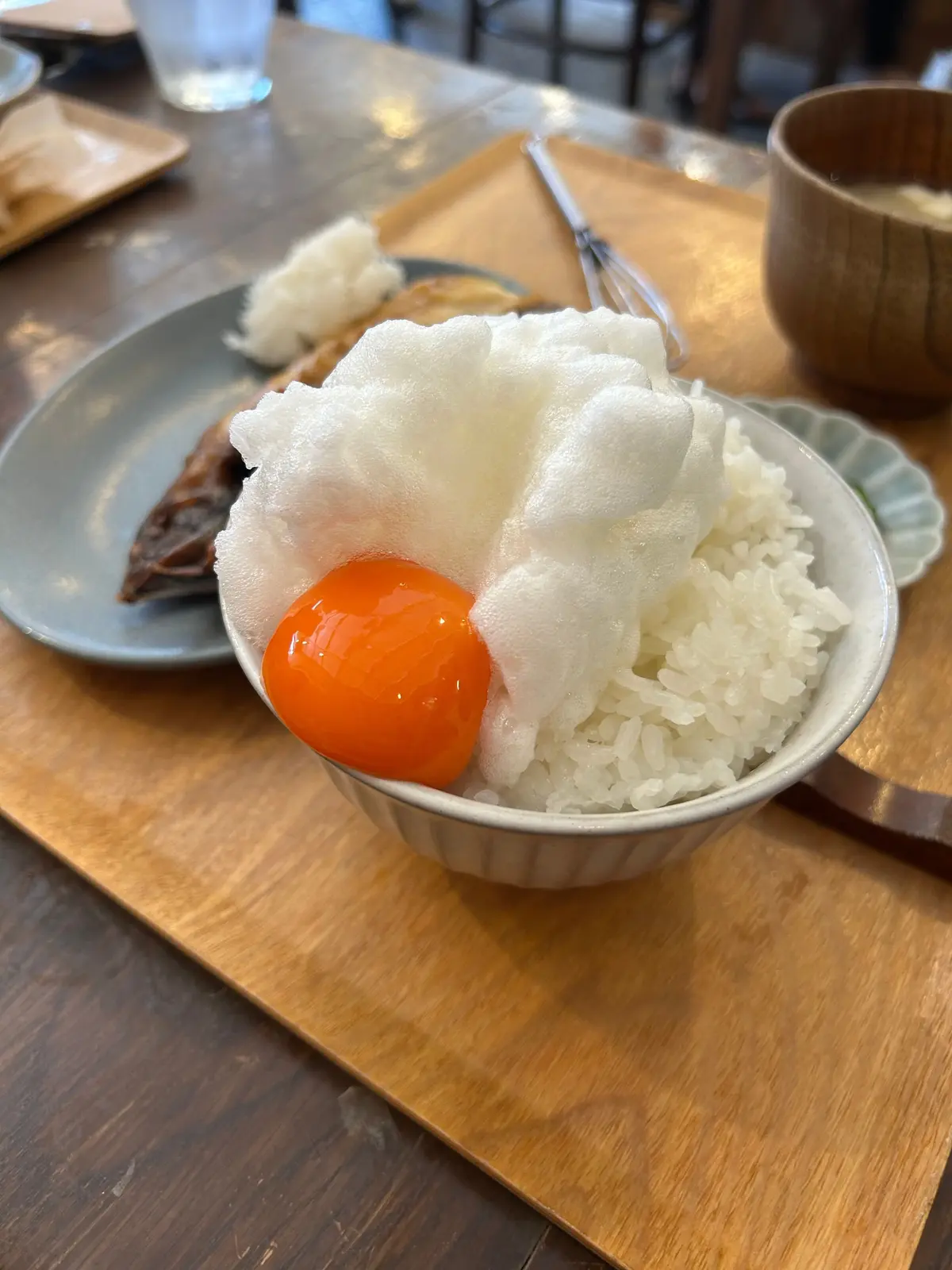 失敗したたまごかけご飯。よりどころ鎌倉にて。