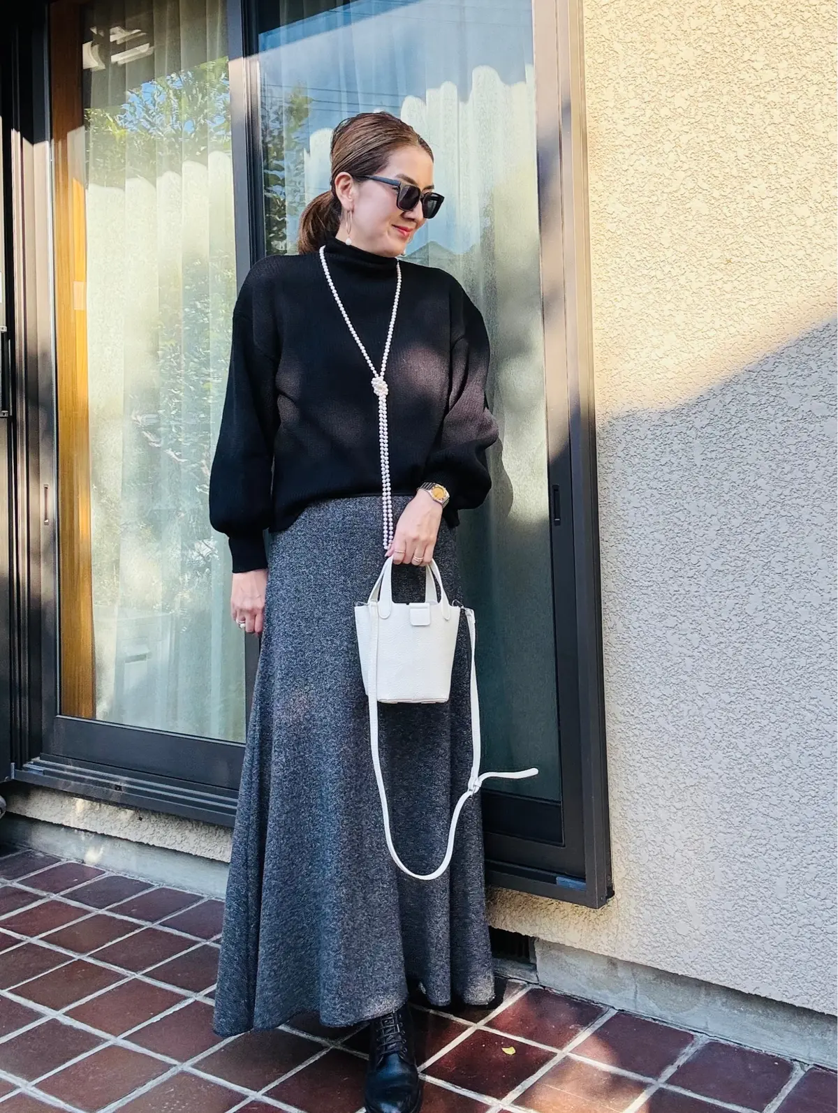 大人に似合う白ブーツ、白バッグコーデの画像_6