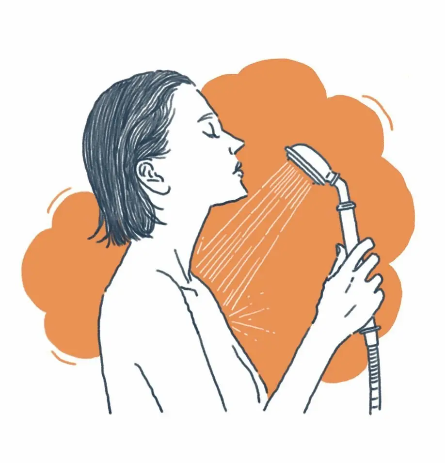 女性の日常をイラストで表現。シャワーの様子が描かれている。背景にはオレンジや黄色の円形モチーフが配置されている。