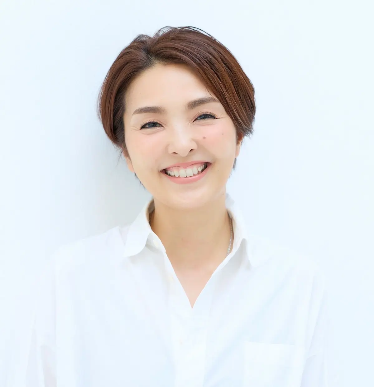 メイクアップアーティスト レイナさん