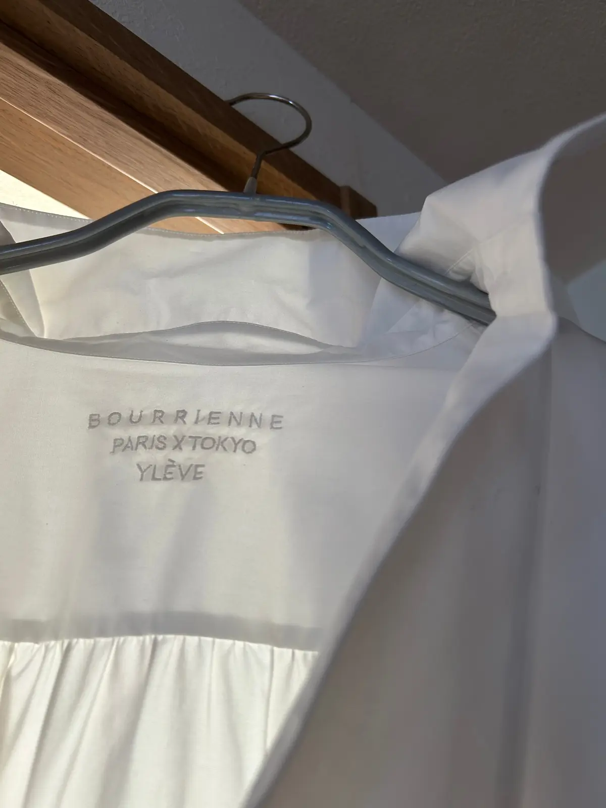 イレーヴ×ブリエンヌのシャツのロゴ エクラ編集部員の偏愛名品図鑑