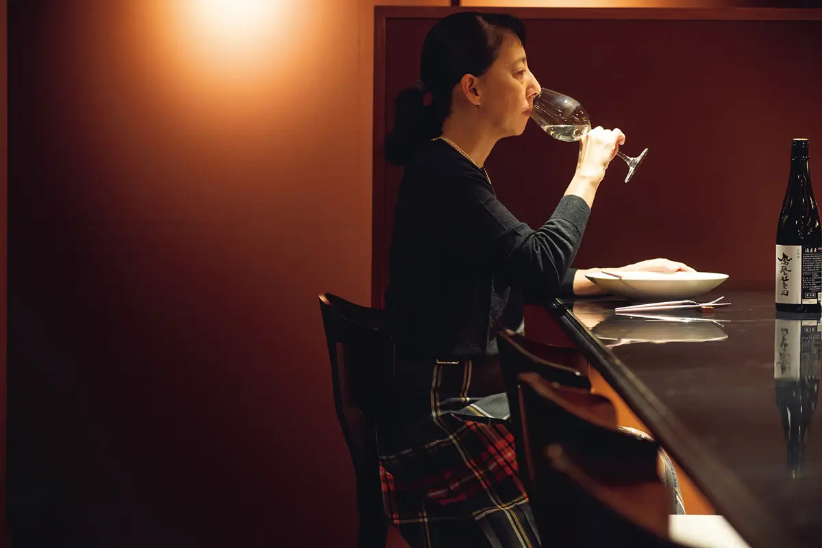 白ワイン と合わせて。デセール各￥2,3 00、ペアリングは＋￥1,200