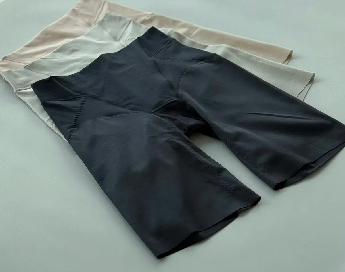 BRADELIS New York　ブラデリスニューヨーク　eclat　エクラプレミアム　ガードル　スタイルアップ