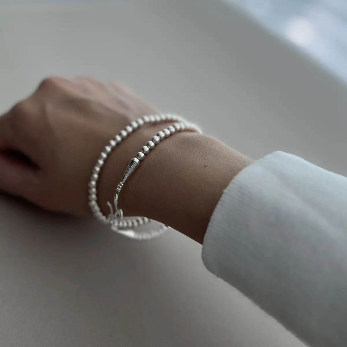 シルバーアクセサリー　エリッカニコラスビゲイ　ビーズとチェーンネックレス　ブレスレット使い エクラ編集部員の偏愛名品図鑑