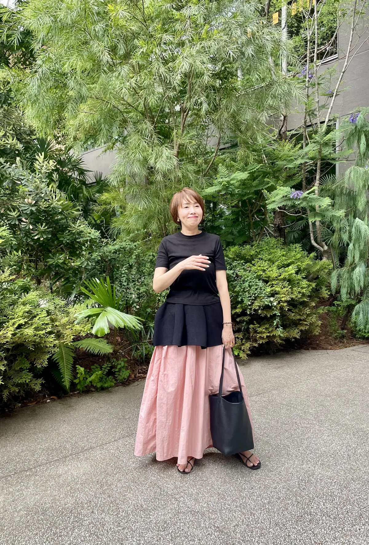 50代からのGU活用術｜ブラック×ピンクの画像_5