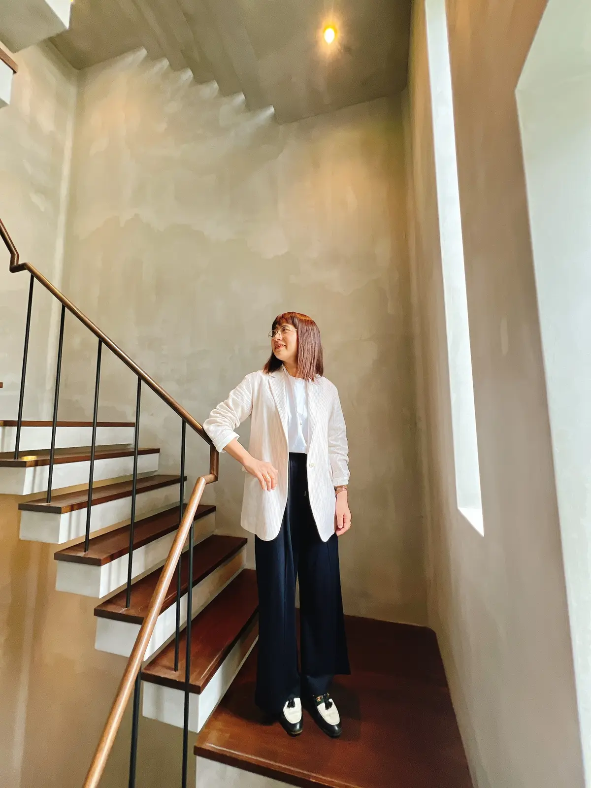 【sn】スーパーナチュラル素材のSLOANEのセンタータックパンツ　エクラ編集部員の偏愛名品図鑑