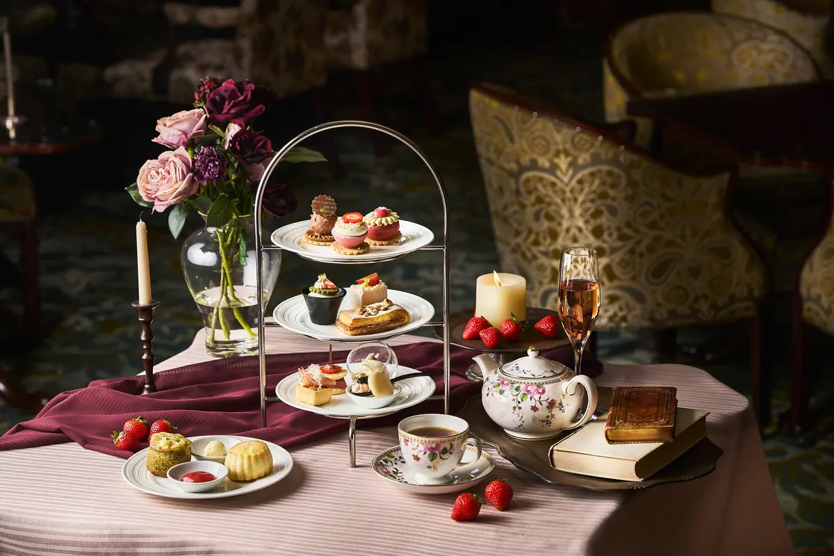 アフタヌーンティー　ザ・リッツ・カールトン大阪　ザ・ロビーラウンジ ストロベリーアフタヌーンティー